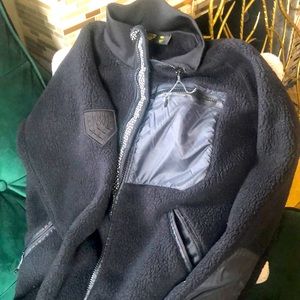 Mens S Black Crows long sleeve zip up fleece. Camping season, calling 🏕
